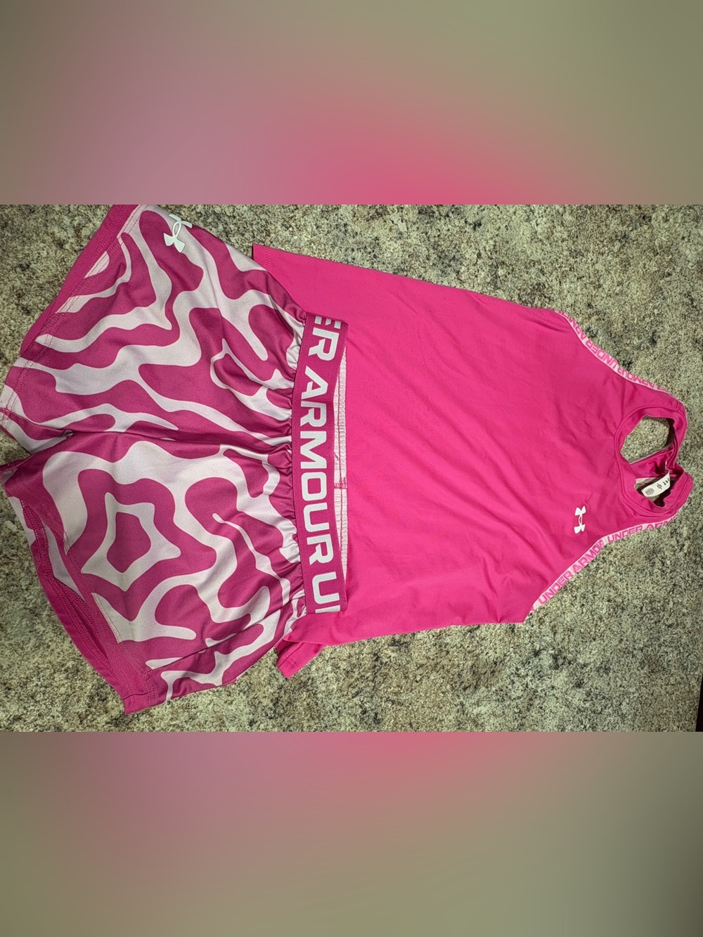 Under Armour Hot Pink Women's Athletic Shorts youth medium